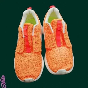 Nike rosherun sneakers lightweight orange/wht  size 7